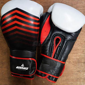 Diseñado para reducir el impacto y aumentar la comodidad durante el uso Cómodos guantes de boxeo con fuerte soporte para la muñeca y fácil cierre - Product Image 6