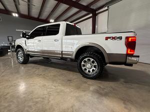 FORD F250 CREW CAB KING RANCH ULTIMATE 2022, Volante a la Izquierda, Interior Oscuro, Motor 6.7L POWERSTROKE FX4 4X4, Envío Gratis - Product Image 5