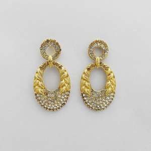 Kriaa Boucles d'oreilles pendantes en pierre d'Autriche blanche plaquée or Design-1312711C créoles fines - Product Image 1