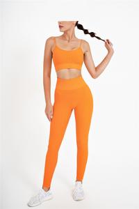 Ensemble de sport personnalisé à faible MOQ avec logo, en tissu extensible respirant 100 % polyester, comprenant un soutien-gorge de sport taille haute et un legging imprimé sur mesure - Product Image 6