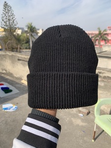 100% Bonnets tricotés de haute qualité personnalisables pour hommes personnalisables pour les scènes de plage ou d'affaires - Product Image 2