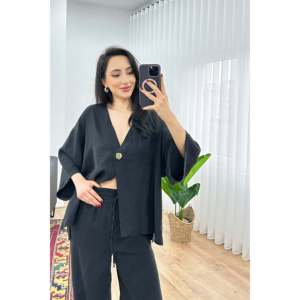 Conjunto de Dos Piezas LUSTRIN para Mujer, Blusa Cruzada Negra de Mezcla Modal y Pantalones Anchos de Cintura Alta con Cinturón para Primavera - Product Image 2