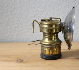 Lámpara de minero de latón artesanal altamente duradera con acabado detallado utilizada como centro de mesa o artículo de decoración llamativo en casa - Product Image 5