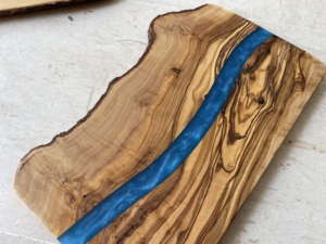 Planche à découper Intercraft en bois naturel et résine, design rivière, 30 cm, rectangulaire, pour petit-déjeuner, outil de cuisine intelligent en époxy - Product Image 5