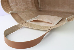 Venta al por mayor de bolsas de yute a la moda con asas de cuero decoración de letras estilo nacional - Product Image 2