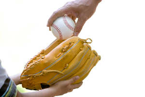 ถุงมือเบสบอลหนังแท้แบบสั่งทำพิเศษสำหรับตำแหน่งแคชเชอร์ - ดีไซน์ H-Web สำหรับคนถนัดขวา - Product Image 4