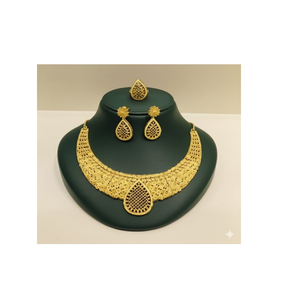 Collar de Mujer de Alta Calidad Chapado en Oro de 24K, Accesorio de Moda Elegante Diseñado para Mujeres con Estilo y Gusto Refinado de la India - Product Image 1