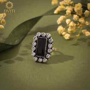 Bague élégante en argent fin pour femme en pierre d'aigue-marine pour fiançailles ou fête - Product Image 2