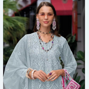 Élégance hivernale intemporelle mode indienne pakistanaise Organza brodé Shalwar Kameez fond Santoon lourd et terne intérieur raffiné - Product Image 1