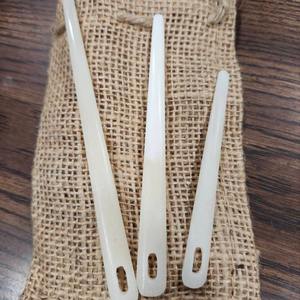 Aiguille de laçage en os de buffle naturel Outil d'artisanat poli durable pour la couture du cuir, le tissage au crochet et les coutures traditionnelles - Product Image 5