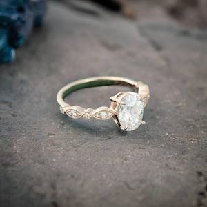 Bague de fiançailles en moissanite taille ovale plaquée or rose 14 carats 925, style unique vintage antique pour mariage - Product Image 2