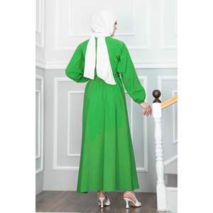 Robe hijab ceinturée manches chauve-souris Benetton - Product Image 4