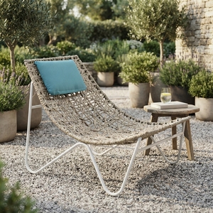 Chaise de jardin d'extérieur grise avec structure en métal blanc, chaise papillon en corde tressée, coussin de tête bleu sarcelle, pour aménagement de patio, design artistique et décoratif - Product Image 4