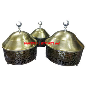 Marmite isotherme en métal, finition blanche et dorée, fait main, forme ronde, luxe, nouveau, élégant, chauffe-plats en métal - Product Image 5