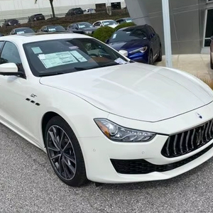 2023 Ghibli GT RWD Sedan Moteur Turbo d'occasion Intérieur en cuir foncé clair ACC Régulateur de vitesse R19 Pneus Essence Essence - Product Image 1