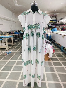 Vestido de Playa Maxi con Estampado de Palmeras Encantador y Estilo Bohemio, con Cuello y Botones Delanteros para Mujer - Product Image 6