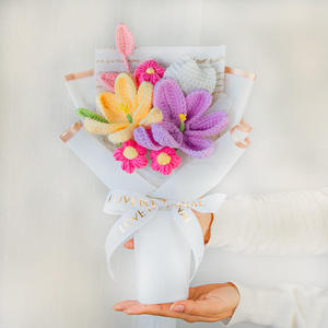 Bouquet de fleurs au crochet et tricotées (lys, tulipes), fini, pour la Fête des Mères, cadeau de mariage, pour maman, vente en gros transfrontalière - Product Image 5