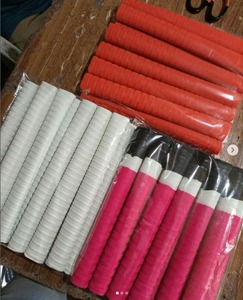 Empuñaduras deportivas ecológicas para jugadores profesionales, empuñaduras de bate de críquet antideslizantes ajustables multicolores con logotipo personalizado - Product Image 6