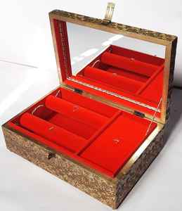 Joyero de madera hecho a mano para mujer, organizador de joyas tallado a mano con intrincadas tallas de Cachemira completas, organizador de joyas de madera - Product Image 1