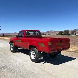 1984,1985/1993/1988/1986/1989/2016/2017/2018/2025 Toyota Pick up 4x4 HZJ 79 Single Cab 4.2l diesel Pick Up en venta precio bajo - Product Image 3