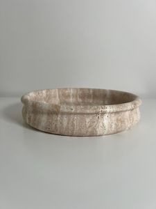 Cuenco de mármol travertino de diseño, pulido a mano, piedra natural, frutero decorativo para interiores modernos - Product Image 1