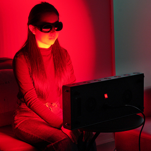 Fabricant ODM de panneaux de luminothérapie rouge pour salon de beauté, 630 nm, 660 nm, 810 nm, 850 nm, soin de la peau du visage et du corps, lampe LED infrarouge à photons - Product Image 1