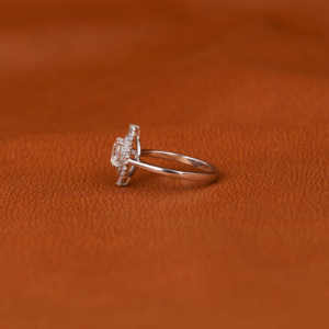 Anillo de compromiso de oro sólido de 14 quilates, libre de conflictos, redondo y corte Baguette, diamante, doble Halo, diseño Starburst, anillo chapado en oro - Product Image 3