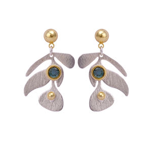 Boucles d'oreilles Apatite Hydro Quartz de créateur Boucles d'oreilles en forme de pierre précieuse plaquée argent Fantaisie Design Prong set Trendy Dangling Jewelry Studs Earring - Product Image 1