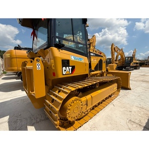 Bulldozer Caterpillar D5K XL d'occasion, jaune, équipement de construction lourd en bon état - Product Image 3