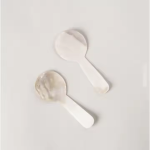 Ensemble de cuillères en nacre Cuillère de service en nacre personnalisée, parfaite pour le caviar et les plats gastronomiques dans les restaurants haut de gamme - Product Image 4