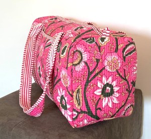 Bolsa de Viaje de Algodón Estampada a Mano con Diseño Floral, Bolsa de Gimnasio, Bolsa de Yoga Acolchada, Ecológica, de Gran Capacidad, de Lujo para Fin de Semana - Product Image 4