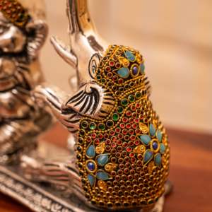 Portavelas Decorativo para el Hogar con Dos Elefantes y Ganesha - Product Image 4