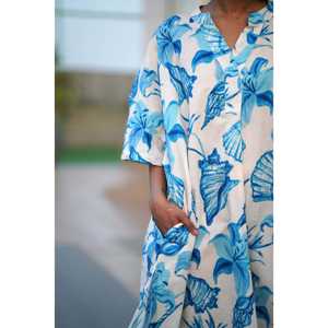 Vestido Kaftan Shell Spell 100% Algodón Cambric, Corte Holgado, Elegante, para Usar como Traje de Baño, Colección Seascape, 40 Pulgadas - Product Image 3