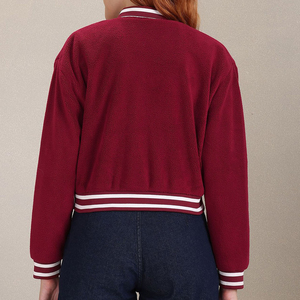 Streetwear veste universitaire pour femmes tendance collège mode letterman bomber manches polaires vêtements d'extérieur élégants brodés personnalisés - Product Image 2