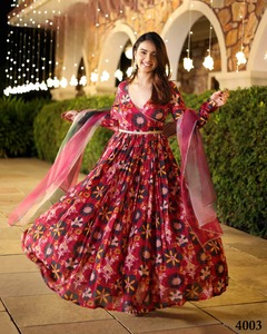 Nuevo Lanzamiento de seda suave Maslin con vestido impreso digitalmente y totalmente cosido para la venta en línea de las mujeres - Product Image 2