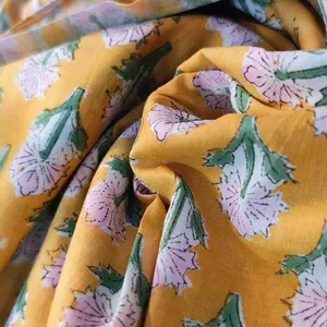 Tissu en coton imprimé à la main Sanganeri - Motif à pois floraux jaunes pour ameublement et décoration intérieure - Product Image 3