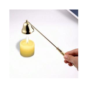 Apagavelas decorativo de metal, ideal para el manejo suave de la llama y para realzar el ambiente de la luz de las velas con elegancia discreta. - Product Image 2