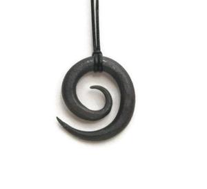 Vente en gros de bijoux personnalisés de luxe en acier inoxydable pour hommes, accessoires, collier à pendentif en fibre de carbone avec étoile en or rose et croix noire - Product Image 6