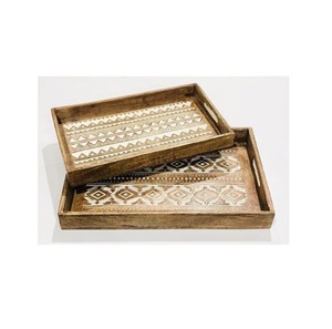 Bandeja DE SERVICIO DE MADERA encalada única con líneas de granja y textura rústica hecha para configuraciones elegantes del hogar o decoración de eventos - Product Image 4