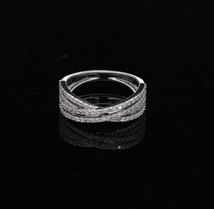 Elegante anillo de banda cruzada de oro blanco y rosa de 14 quilates para mujer Diamantes redondos naturales en Configuración de pavé multicapa - Product Image 2