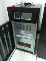 Alimentation électrique UPS triphasée 10-300 kVA, UPS en ligne pour serveurs, postes de travail, centres de données industriels métalliques