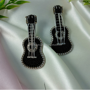 Pendientes de Resina Elegantes, Color Negro, al Mejor Precio - Product Image 1