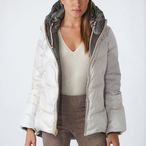 Veste matelassée en gris argenté métallisé pour femmes, capuche en fausse fourrure, manteau d'hiver pour femmes, vêtements d'extérieur matelassés brillants, chaud et tendance - Product Image 5