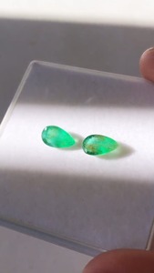 ลูกแพร์สีเขียวมรกตธรรมชาติขนาด4.56กะรัตได้รับการรับรองว่าเป็นอัญมณี AAA สำหรับขัดเครื่องประดับ - Product Image 5