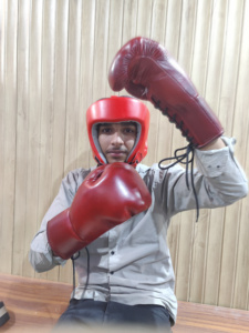 Mejor precio personalizado correa de cuero de vaca guantes de boxeo entrenamiento Muaythai MMA guantes impermeables al aire libre hechos de cuero Kickboxing - Product Image 1