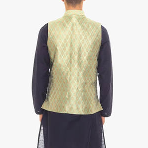 OEM Diseño Precio de fábrica Hombres Casual Hip Hop Invierno Otoño Sin mangas Cintura Abrigo Slim Fit Chaleco y chaleco - Product Image 3