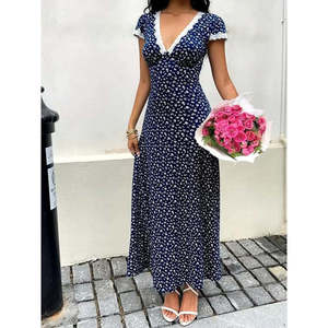 Robe longue Supreme à manches courtes et col en V profond pour femme avec détails en dentelle et motif floral, 36282 - Bleu marine - Product Image 3