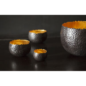 Pots de bougie en métal martelé par cuivre de forme ronde pour la maison et les pots de bougie faits à la main décoratifs de table de Noël - Product Image 5