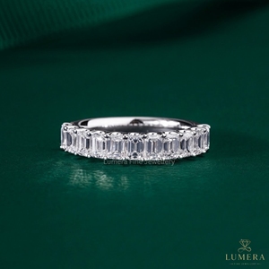 Anillo de diamante cultivado en laboratorio personalizado OEM, certificado IGI, corte esmeralda, oro de 9K a 18K, joyería de compromiso y boda para mujer, exportador. - Product Image 4