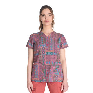 Sublimación de poliéster personalizada de alta calidad para mujer Fair Isle Patch Print Scrub Top Uniformes de hospital Venta de liquidación Conjuntos de uniformes médicos - Product Image 1
